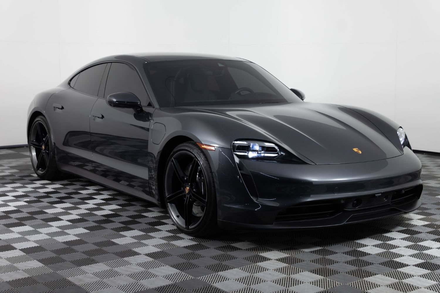 Used 2023 Porsche Taycan 4S w/ Premium Package AWD/4WD image 10