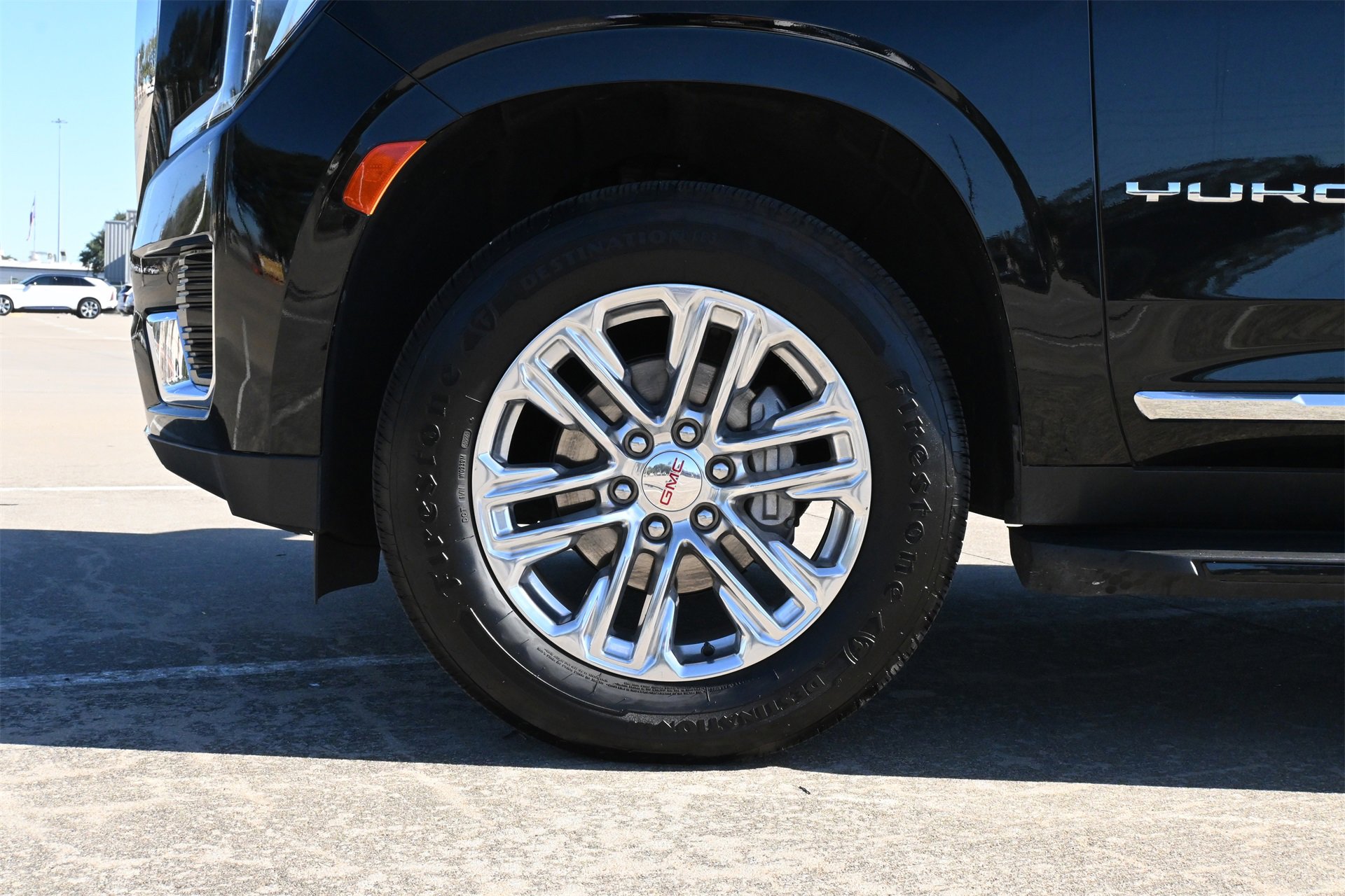 Used 2024 GMC Yukon SLT image 29