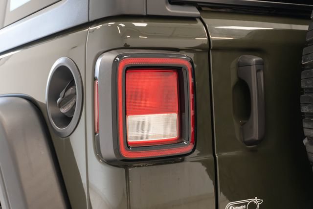 Used 2022 Jeep Wrangler Sport AWD/4WD image 29
