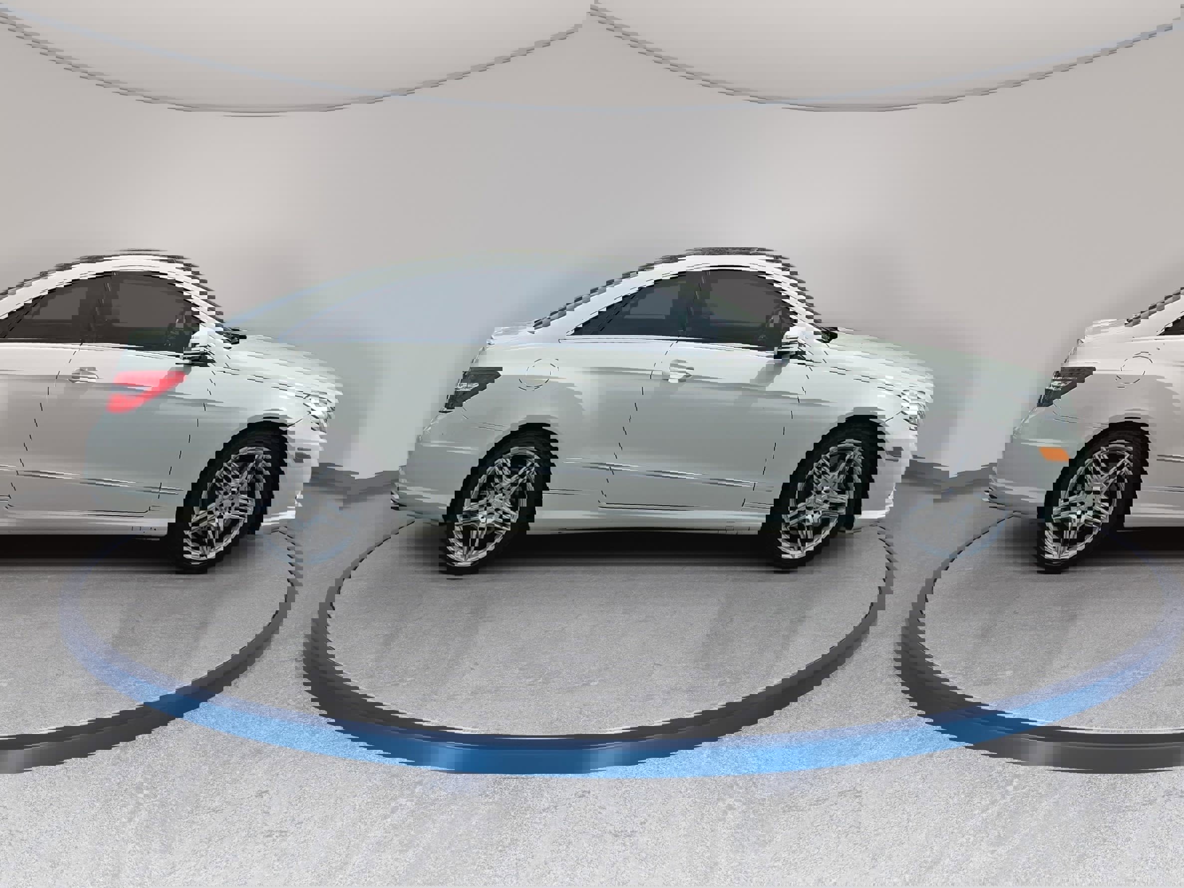 Used 2011 Mercedes-Benz E 550 Coupe image 4