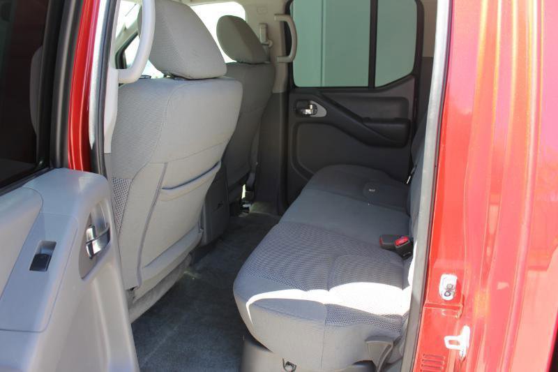 Used 2018 Nissan Frontier SV w/ Value Truck Package image 12