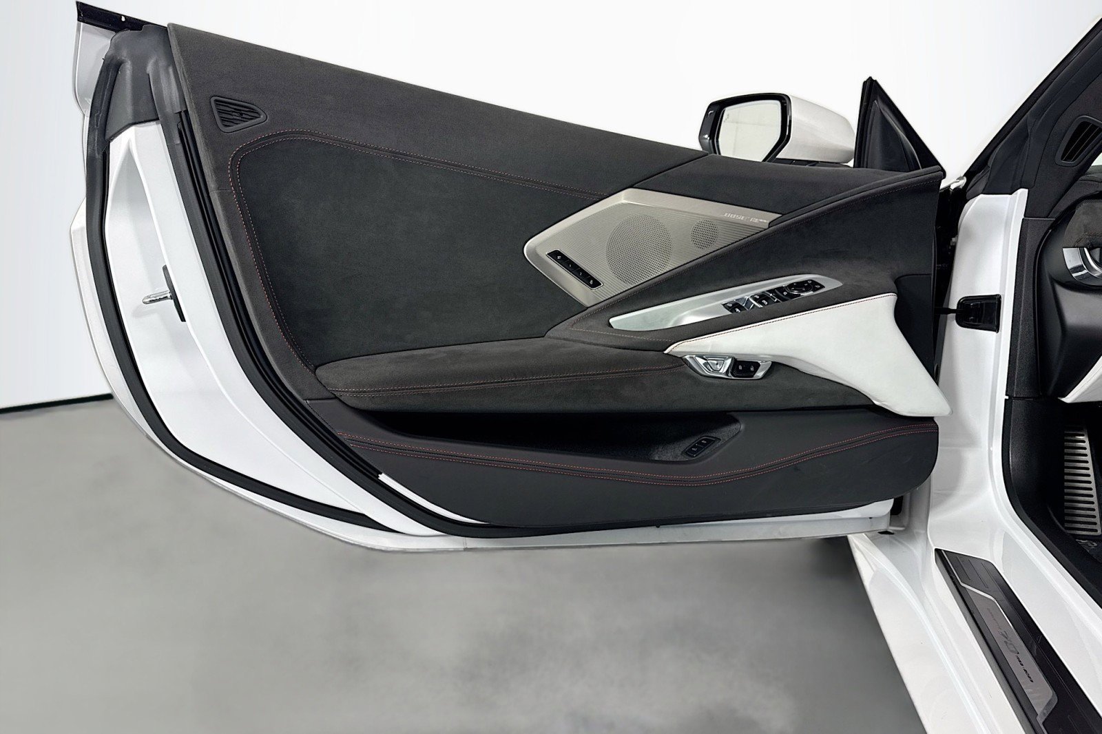 Used 2023 Chevrolet Corvette Stingray Premium Conv w/ Z51 Performance Package image 22