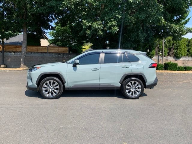 Used 2020 Toyota RAV4 XLE Premium FWD image 2