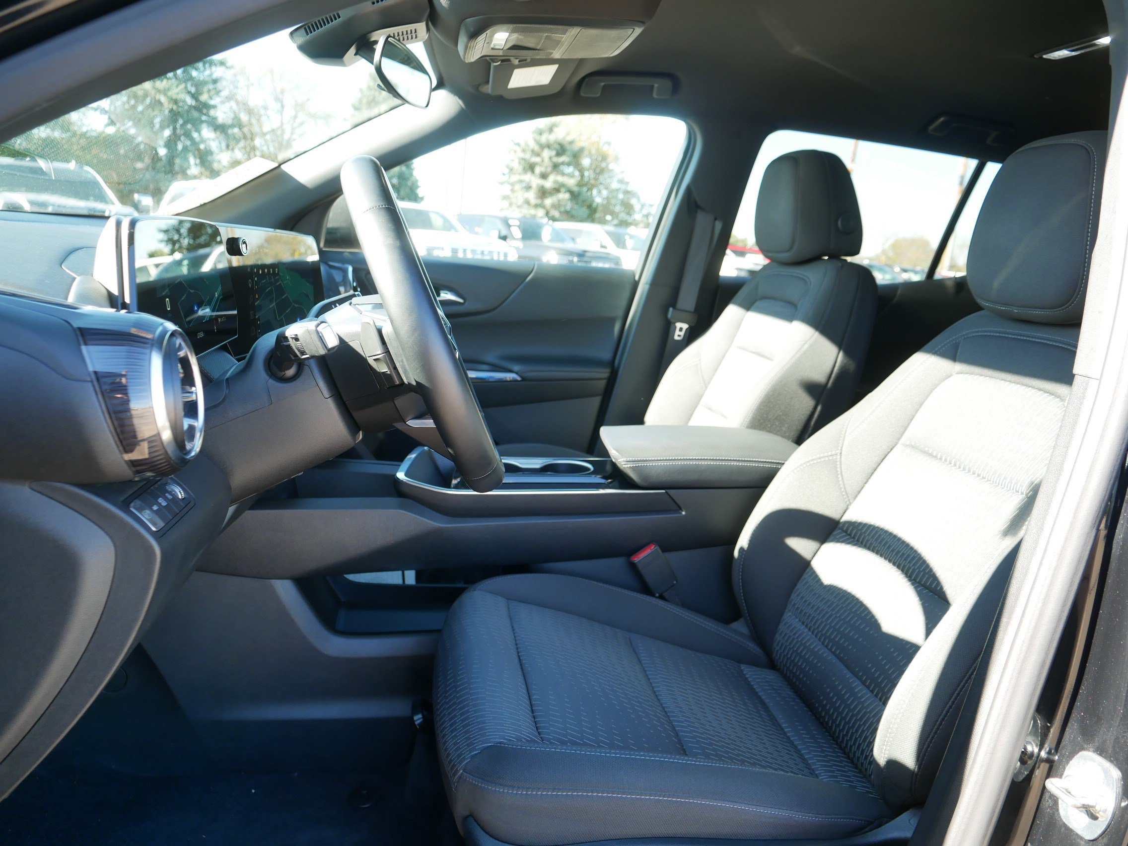 Used 2025 Chevrolet Equinox LT AWD/4WD image 33