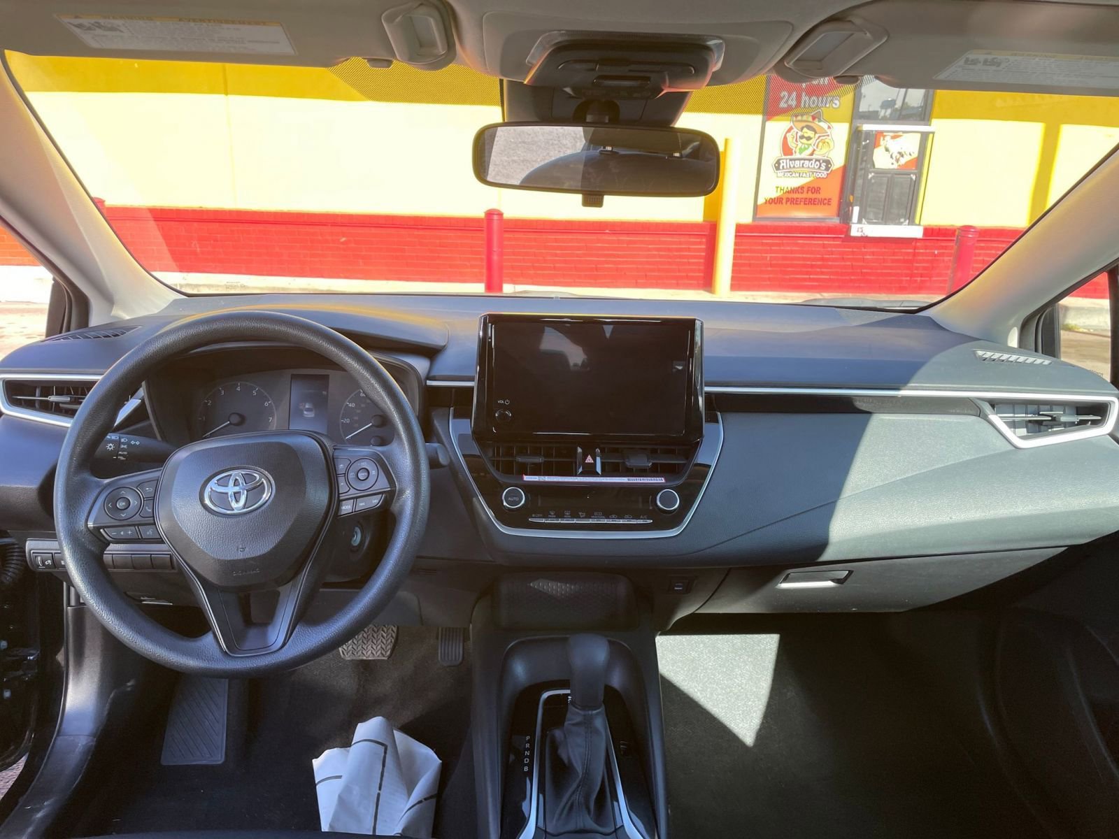 Used 2025 Toyota Corolla LE image 33