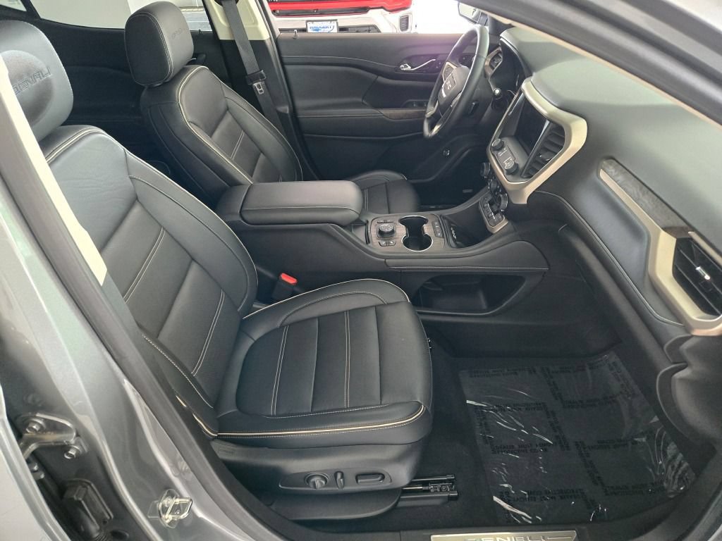 Certified 2023 GMC Acadia Denali w/ Denali Ultimate Package AWD/4WD image 6