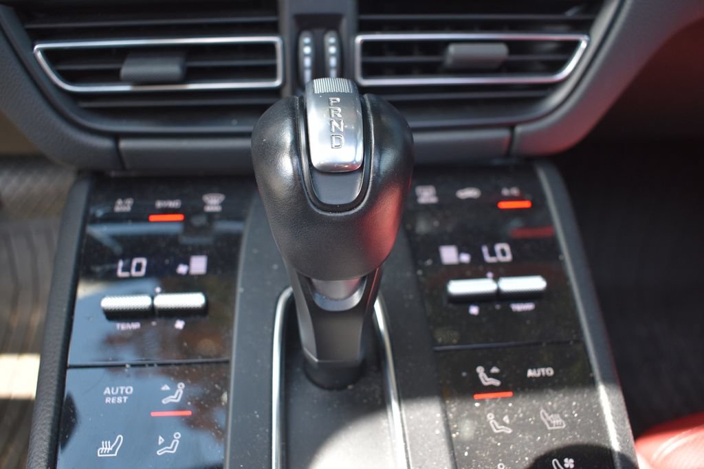 Used 2023 Porsche Macan Turbo AWD/4WD image 19