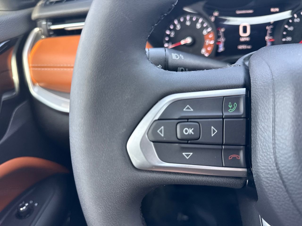 Used 2025 Jeep Compass Limited w/ Sun & Sound Group image 26