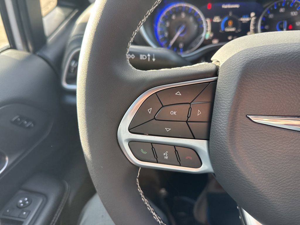 New 2026 Chrysler Pacifica Select AWD/4WD image 12