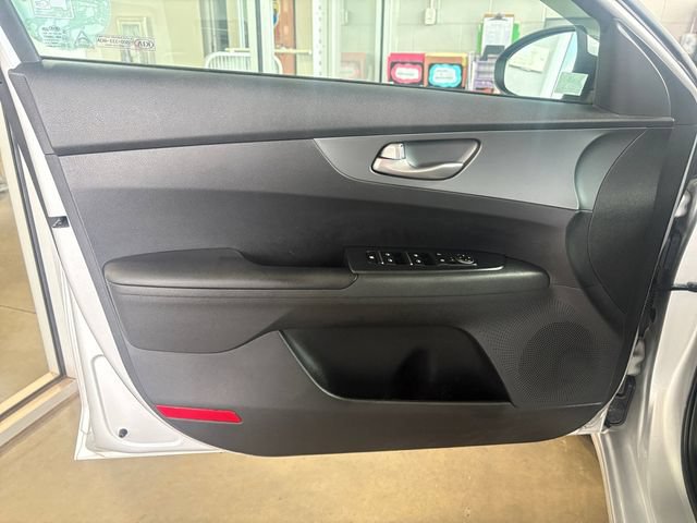 Used 2020 Kia Forte LXS FWD image 15