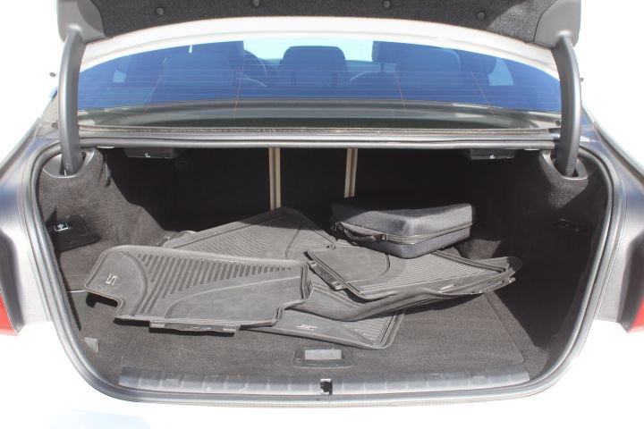 Used 2020 BMW 530e xDrive w/ Premium Package image 42