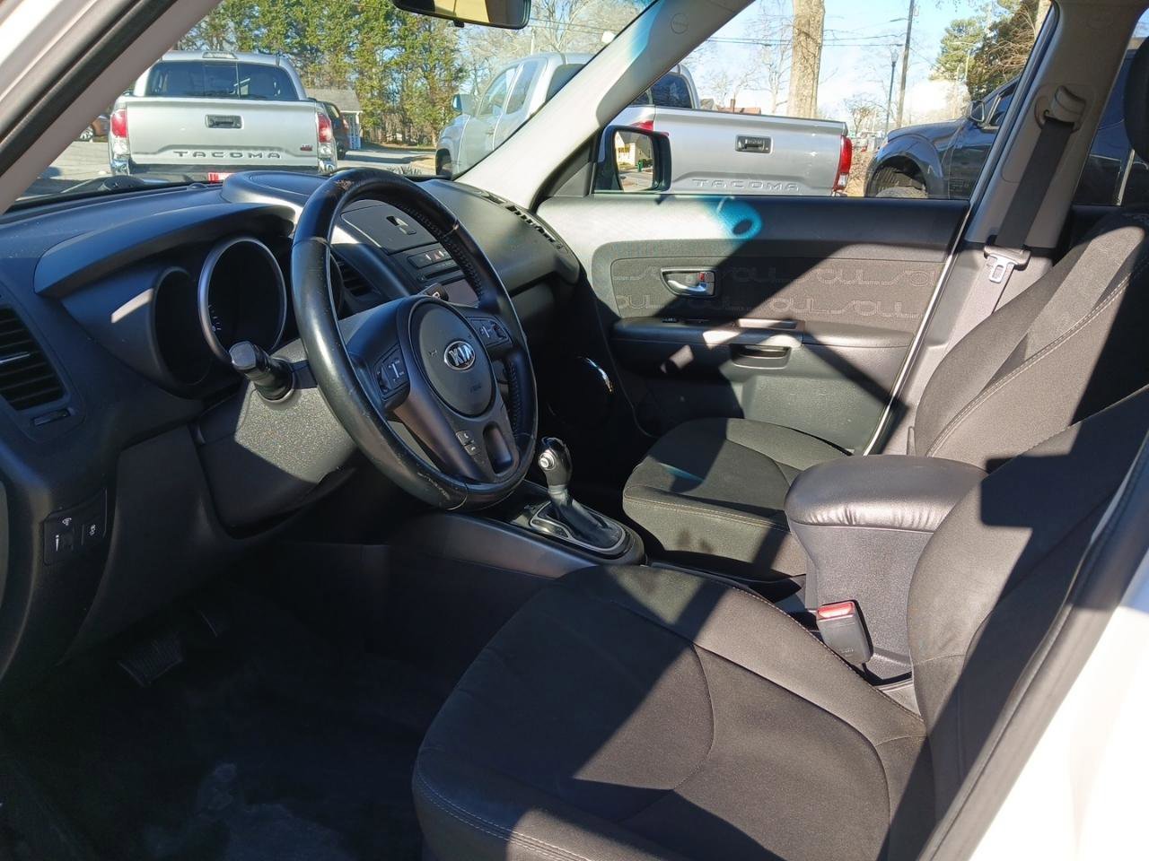Used 2013 Kia Soul + image 17