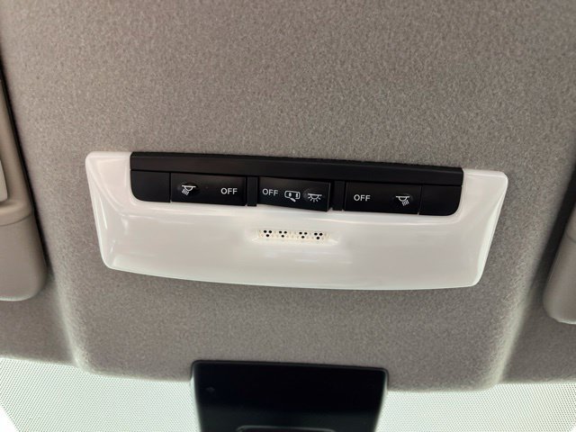 Used 2023 Nissan Kicks SV FWD image 33