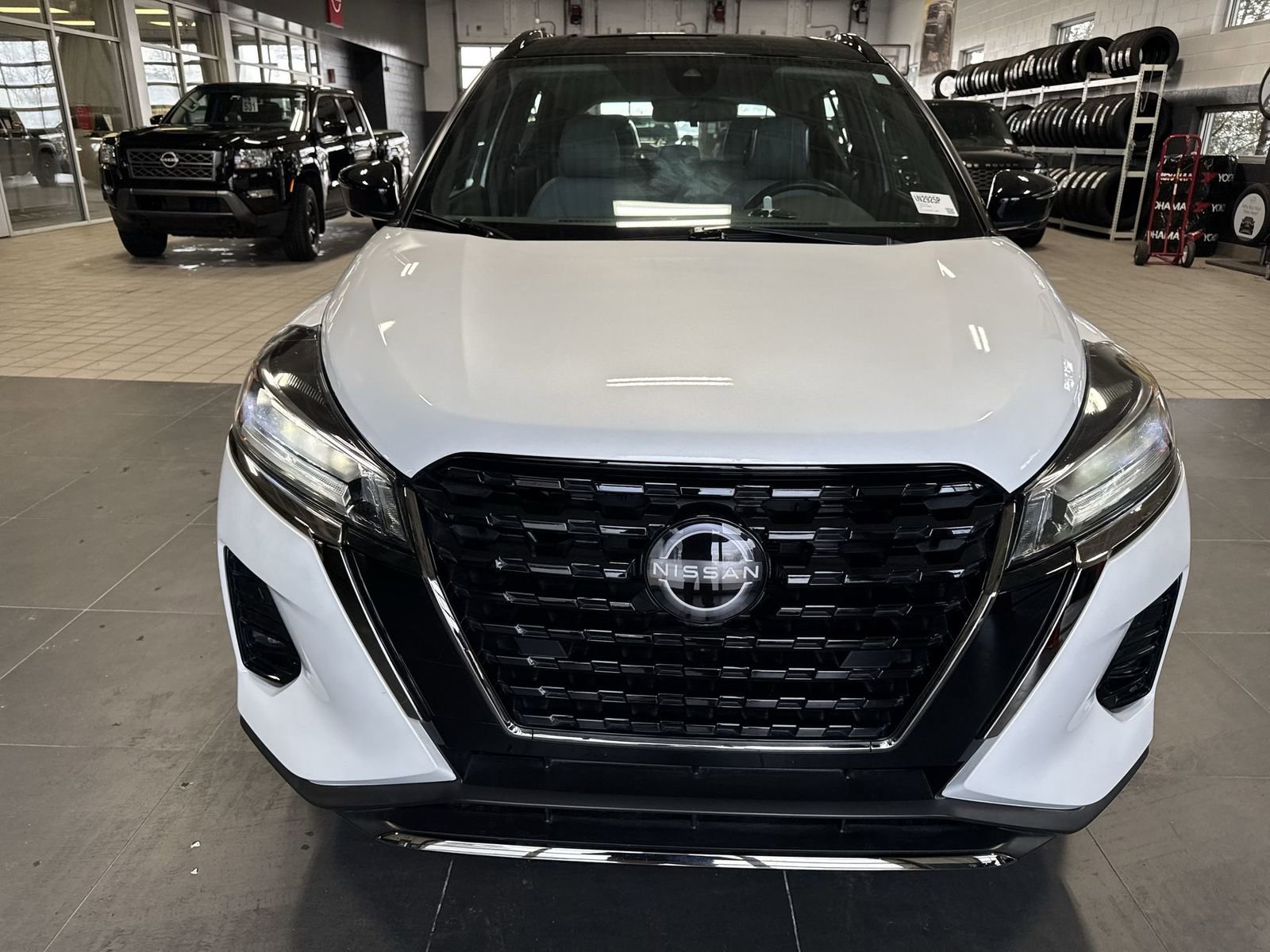 Used 2023 Nissan Kicks SR w/ SR Premium Package image 30