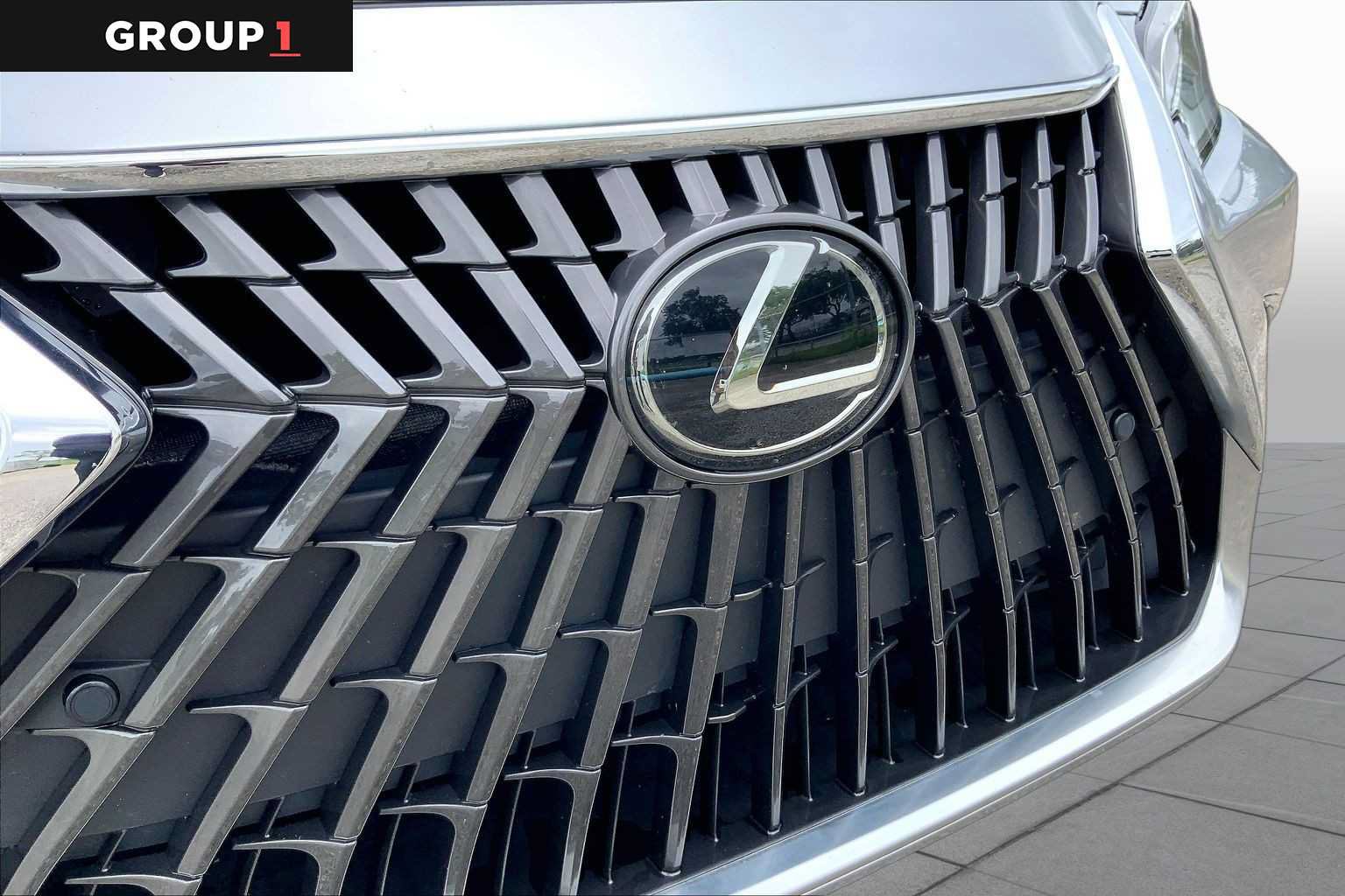 Used 2024 Lexus ES 350 w/ Premium Package FWD image 29