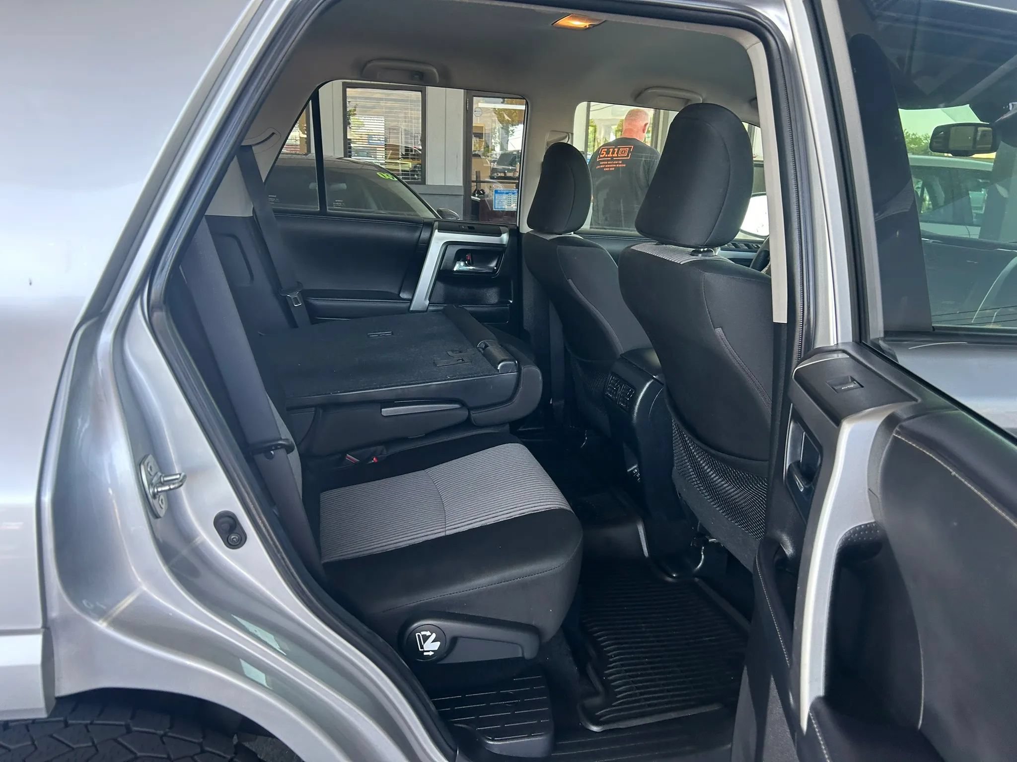 Used 2022 Toyota 4Runner SR5 w/ Revi AWD/4WD image 7