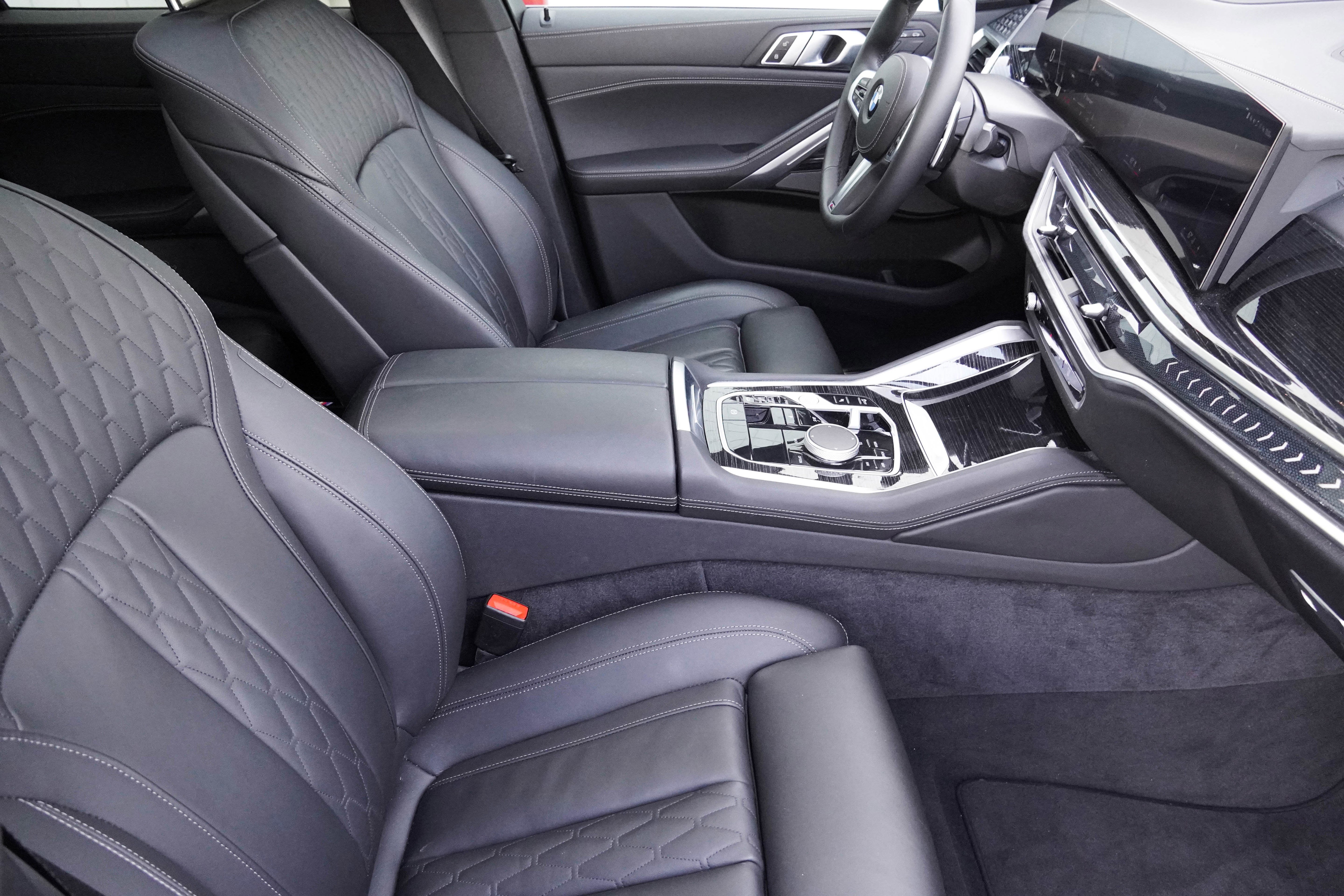 Certified 2024 BMW X6 xDrive40i w/ Premium Package image 13