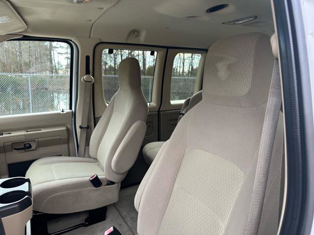 Used 2011 Ford E-350 and Econoline 350 XLT image 24