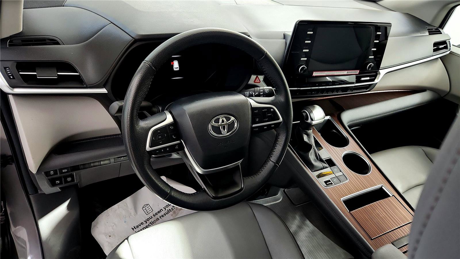 Certified 2024 Toyota Sienna XLE image 25