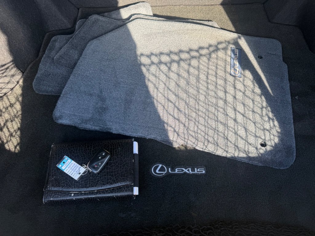 Used 2010 Lexus ES 350 w/ Preferred Accessory Package FWD image 24