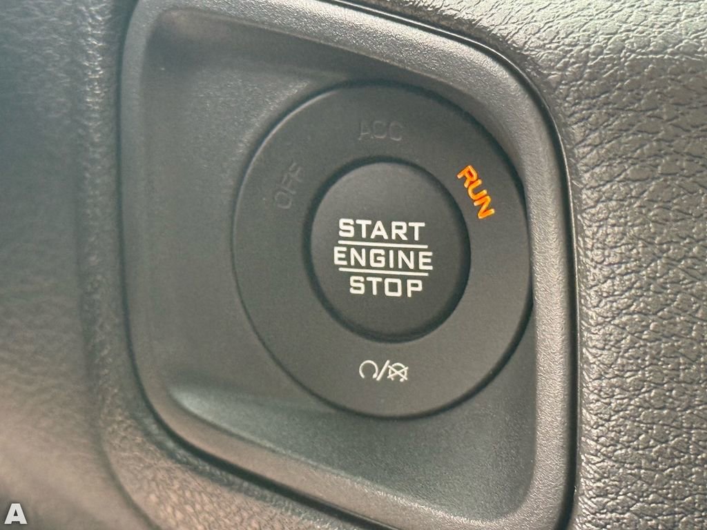 Used 2025 Jeep Wrangler Sport S image 24