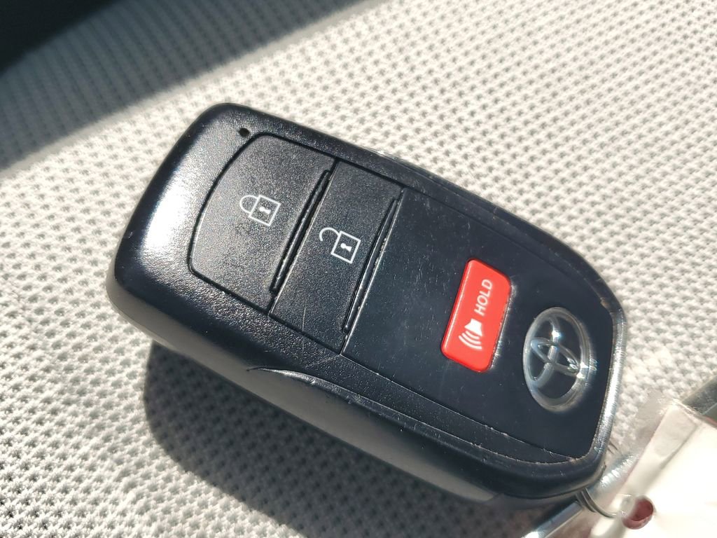 Certified 2025 Toyota Corolla Cross LE image 28