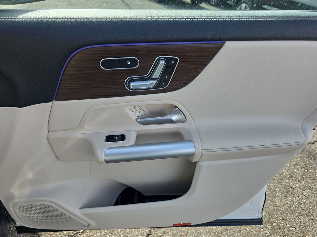 Certified 2025 Mercedes-Benz GLA 250 4MATIC image 11