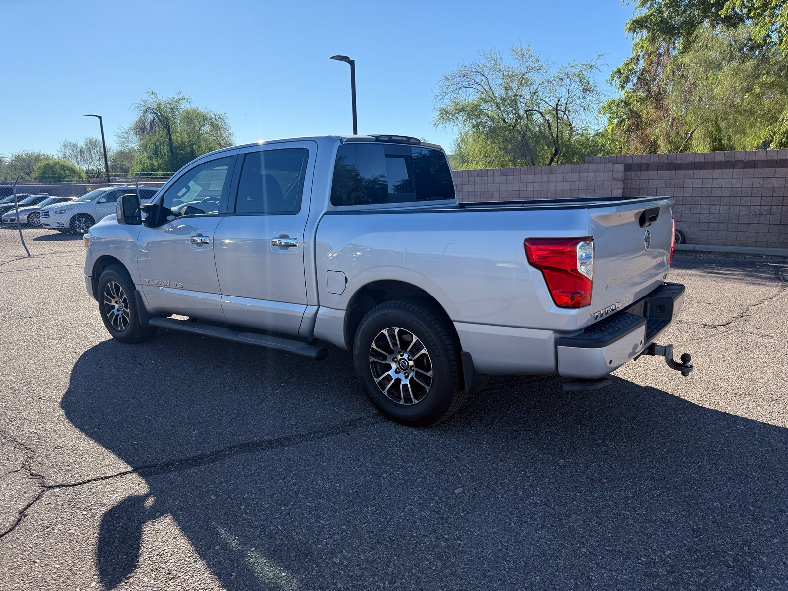 Used 2020 Nissan Titan SV w/ SV Convenience Package RWD image 7