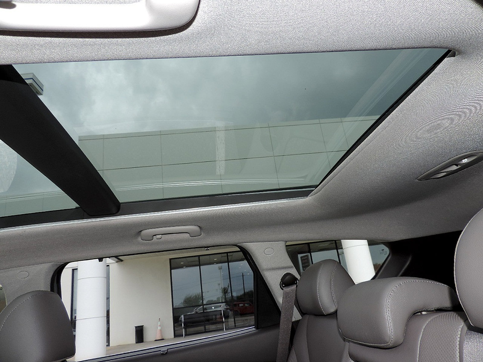 Used 2020 Hyundai Santa Fe Limited FWD image 13