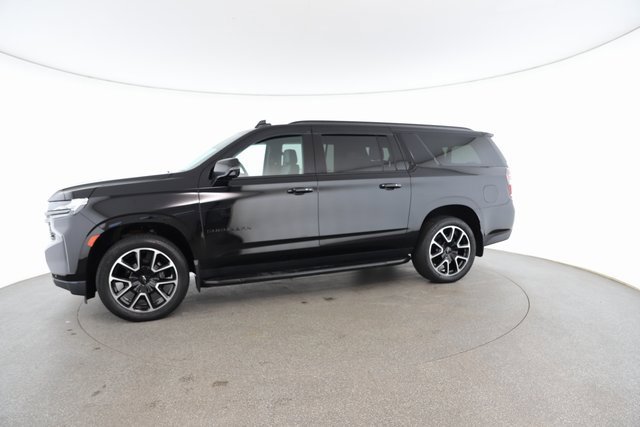 Used 2022 Chevrolet Suburban RST image 4