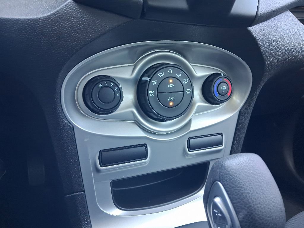 Used 2019 Ford Fiesta SE FWD image 18