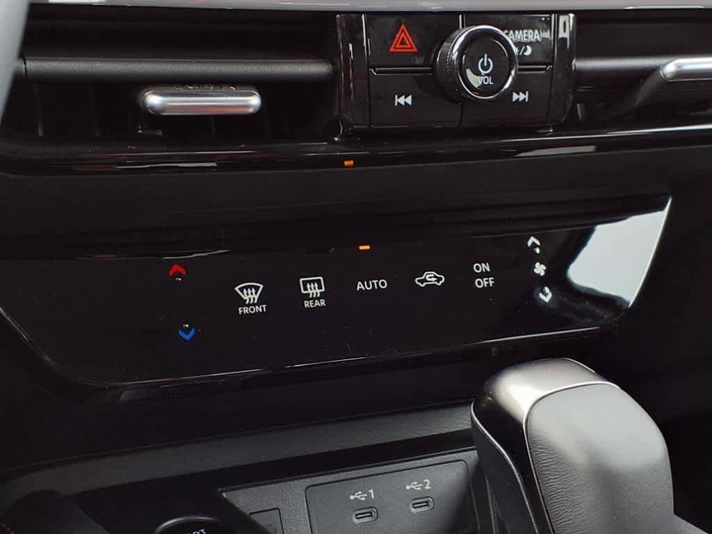 New 2025 Nissan Kicks SR image 18