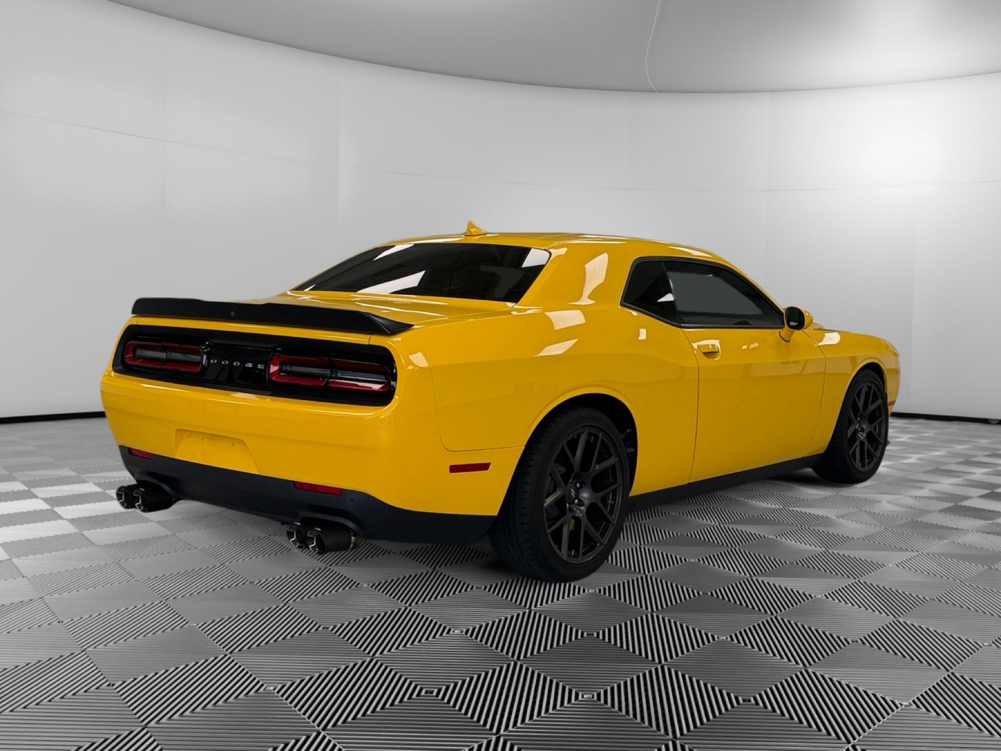 Used 2018 Dodge Challenger R/T Scat Pack RWD image 8