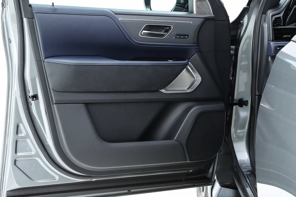 New 2026 INFINITI QX80 4WD w/ Sport Exterior Package image 18