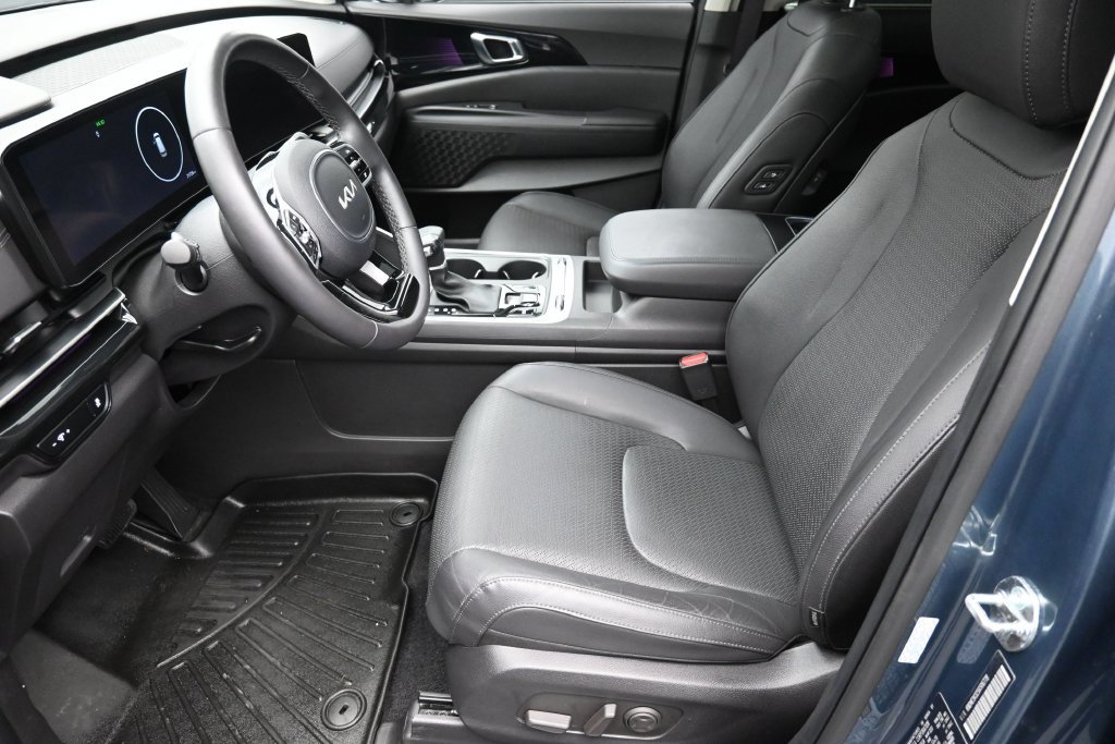 Used 2025 Kia Carnival SX Prestige FWD image 21