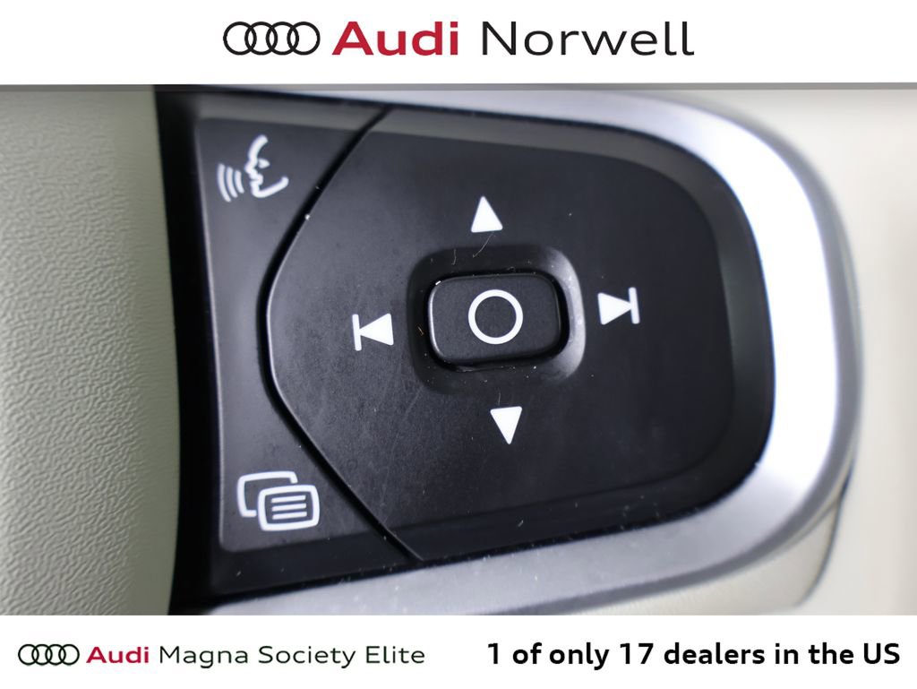 Used 2022 Volvo XC60 B5 Momentum w/ Climate Package image 29