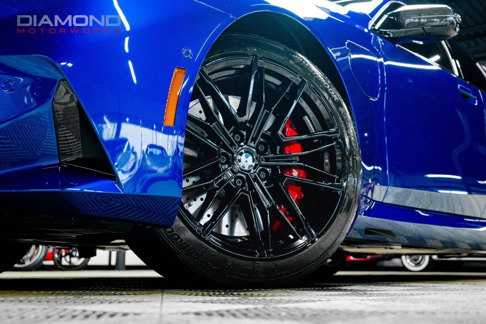 Used 2025 BMW M5 w/ Carbon Package image 6