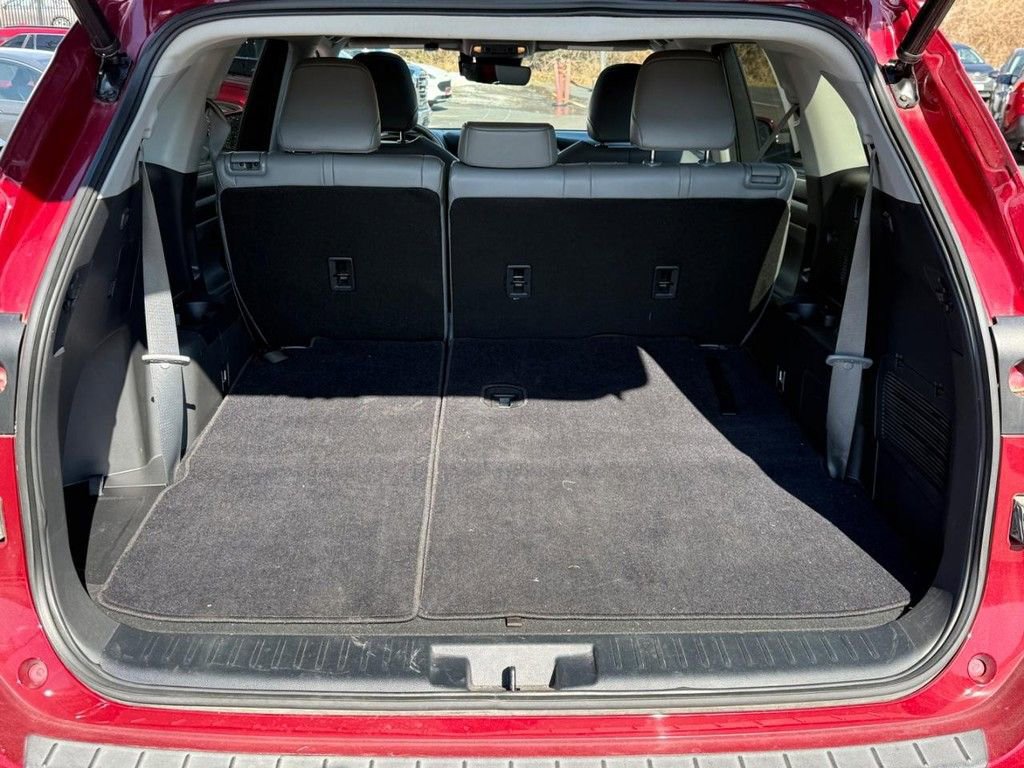 Certified 2023 Toyota Highlander XLE image 4