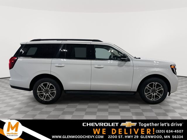 Used 2025 Ford Expedition Active AWD/4WD image 1