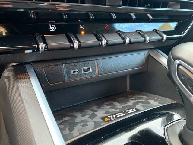 Used 2024 Chevrolet Colorado LT w/ LT Convenience Package II image 26