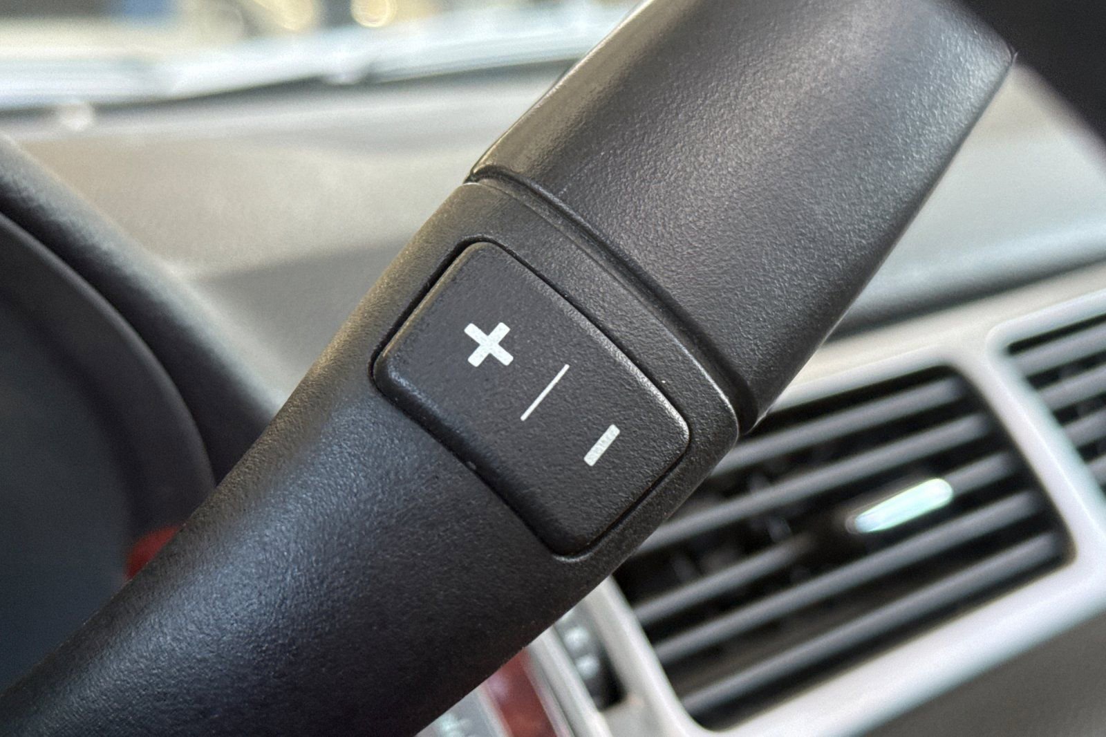 Used 2011 Chevrolet Tahoe LTZ AWD/4WD image 37