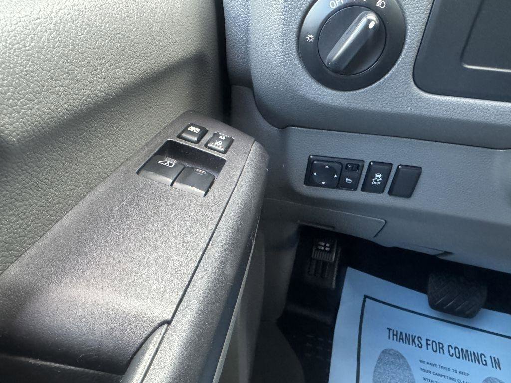 Used 2017 Nissan NV 2500 SV image 19