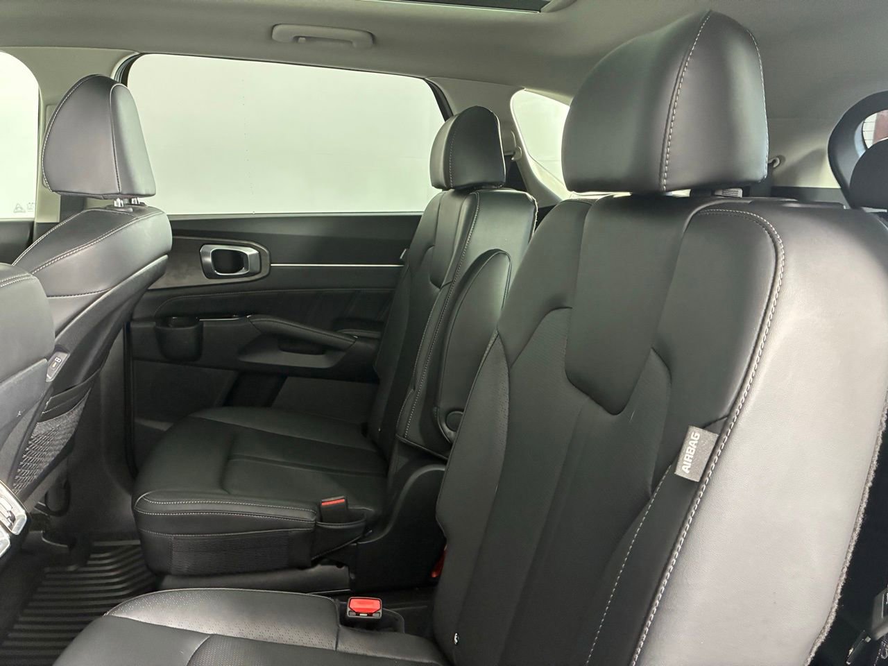 Used 2025 Kia Sorento SX image 27