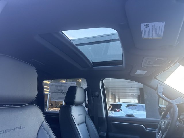 New 2025 GMC Sierra 2500 Denali w/ Denali Reserve Package image 12
