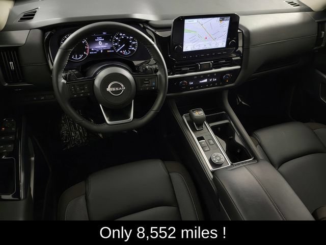 Used 2025 Nissan Pathfinder SL AWD/4WD image 32