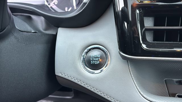 Used 2022 Toyota Highlander XLE image 14