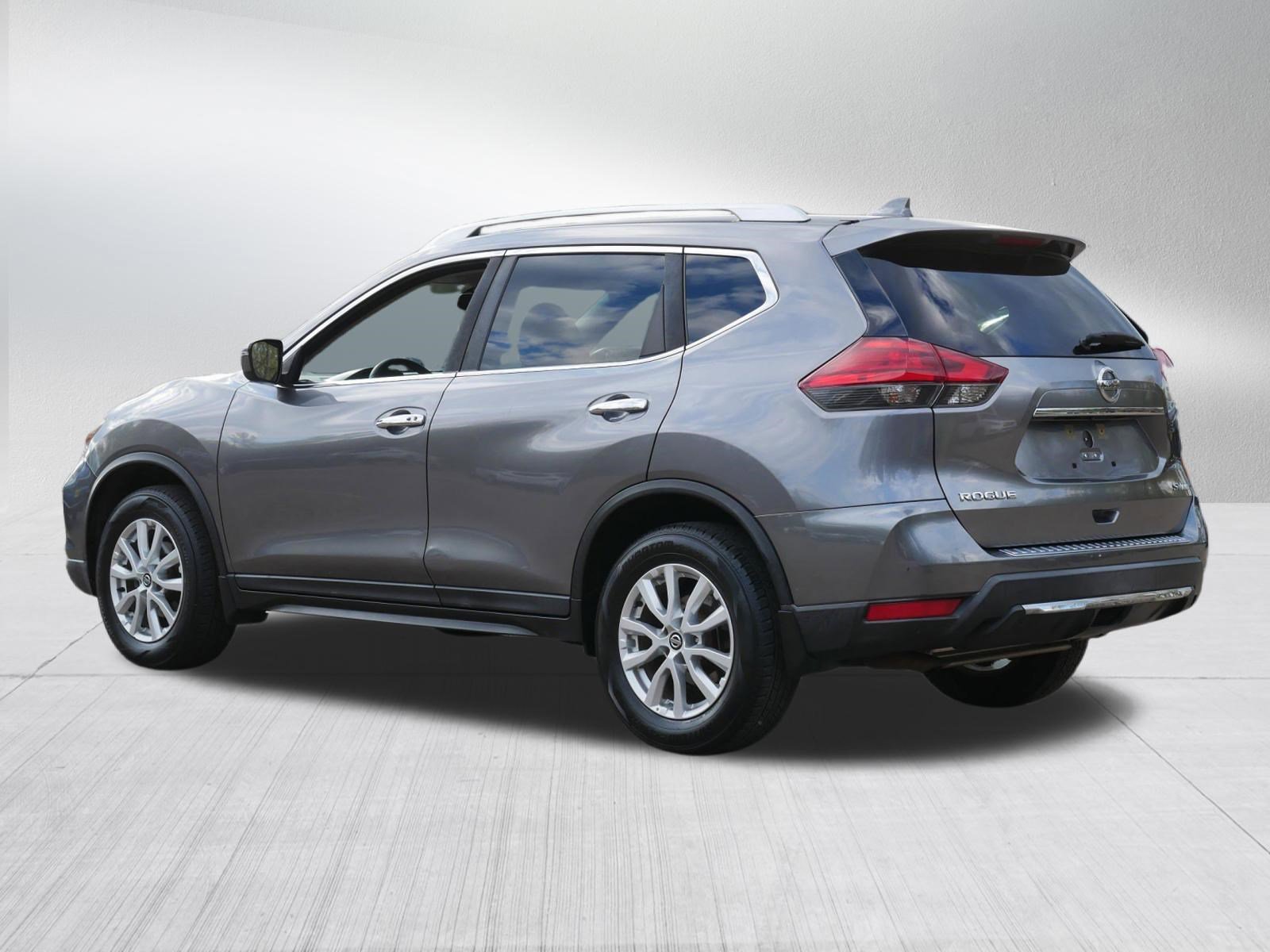 Certified 2017 Nissan Rogue SV AWD/4WD image 5