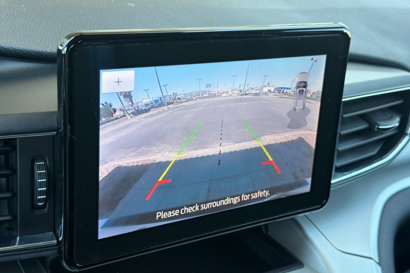Used 2020 Ford Explorer XLT w/ Equipment Group 202A RWD image 25