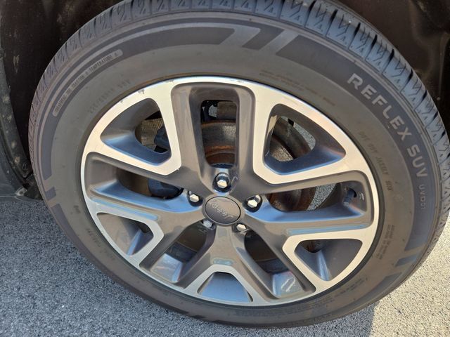 Used 2017 Jeep Renegade Latitude w/ Popular Equipment Group FWD image 29
