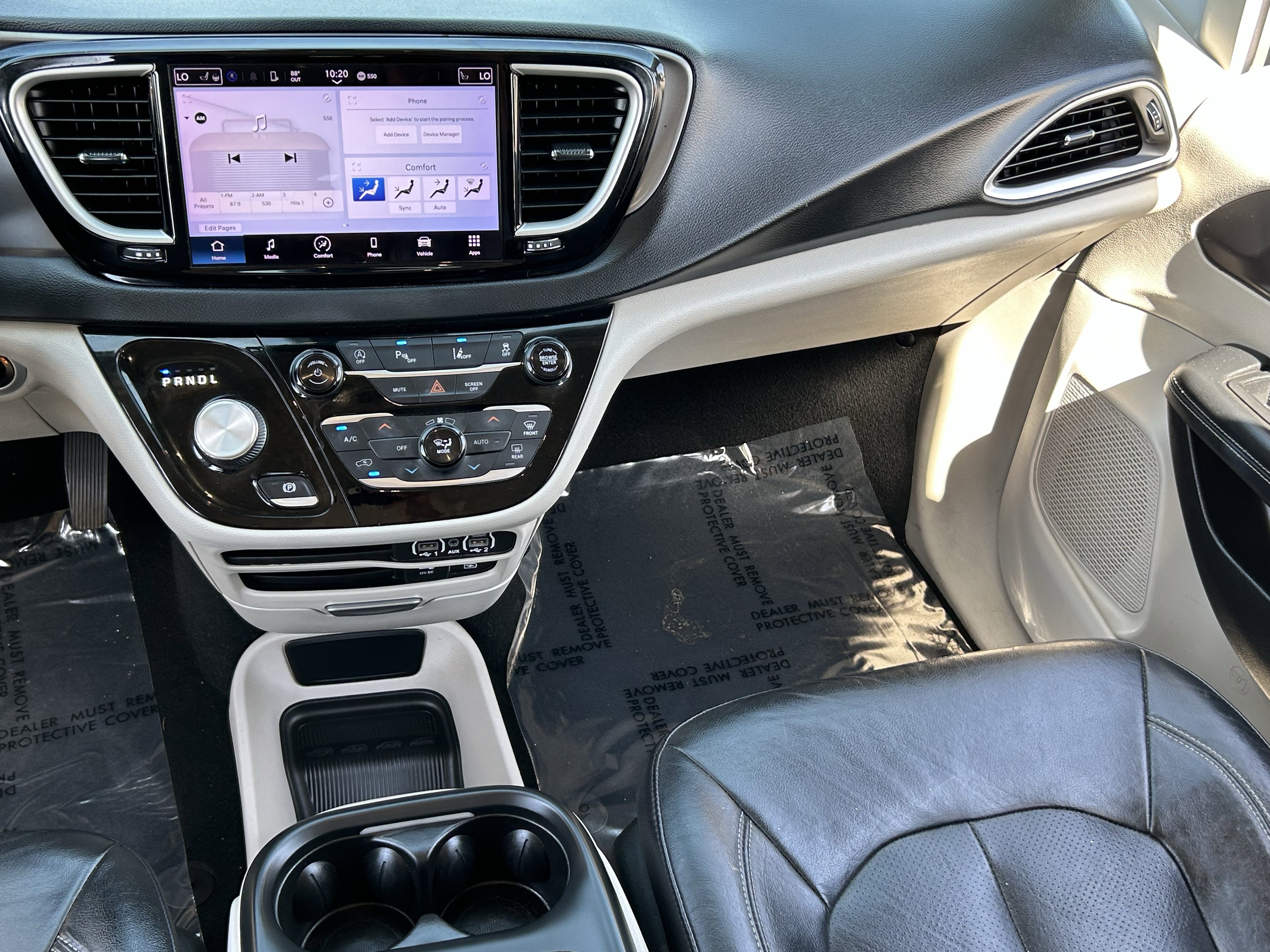 Certified 2022 Chrysler Pacifica Touring-L image 16